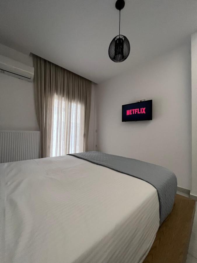 Modern Apartment Close To Airport With Gym And Bbq Iraklion Buitenkant foto