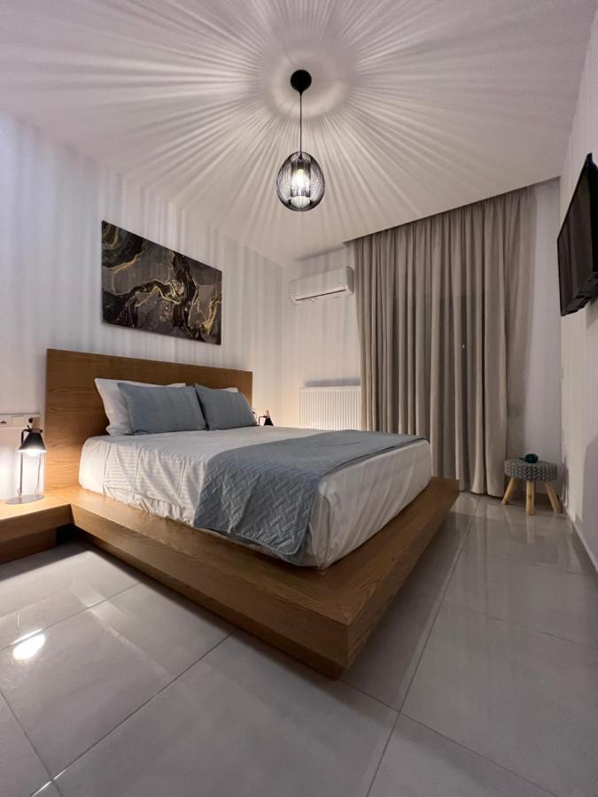 Modern Apartment Close To Airport With Gym And Bbq Iraklion Buitenkant foto