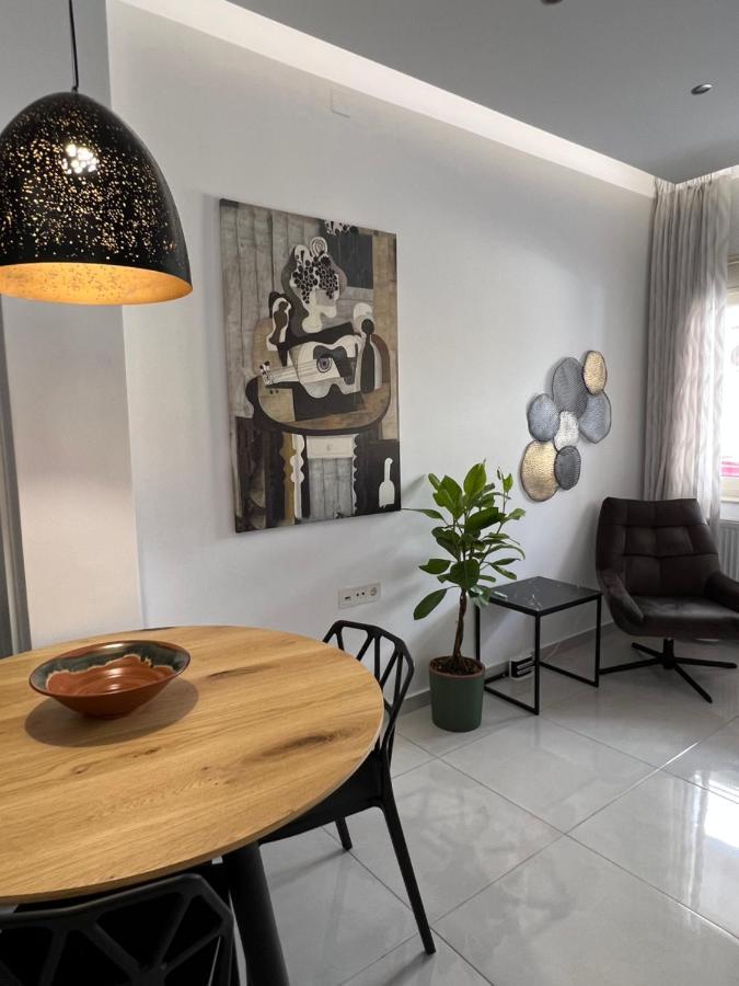 Modern Apartment Close To Airport With Gym And Bbq Iraklion Buitenkant foto