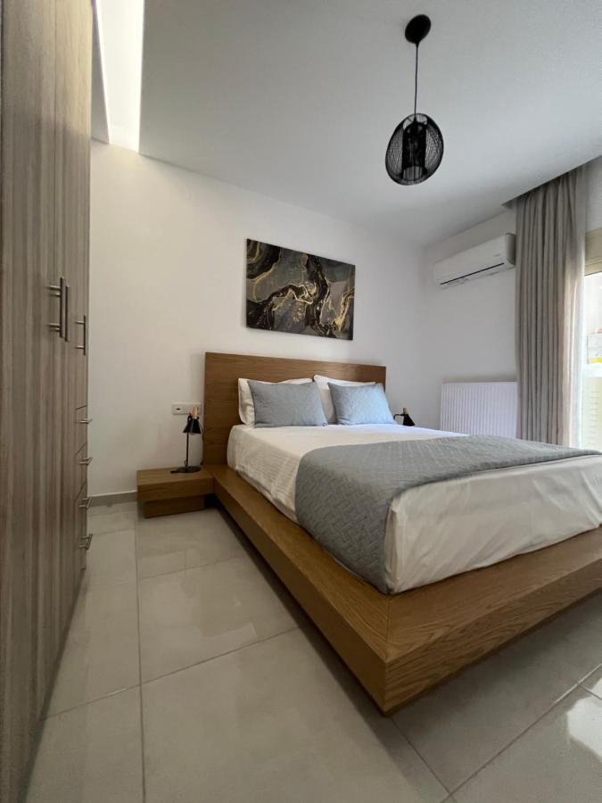 Modern Apartment Close To Airport With Gym And Bbq Iraklion Buitenkant foto