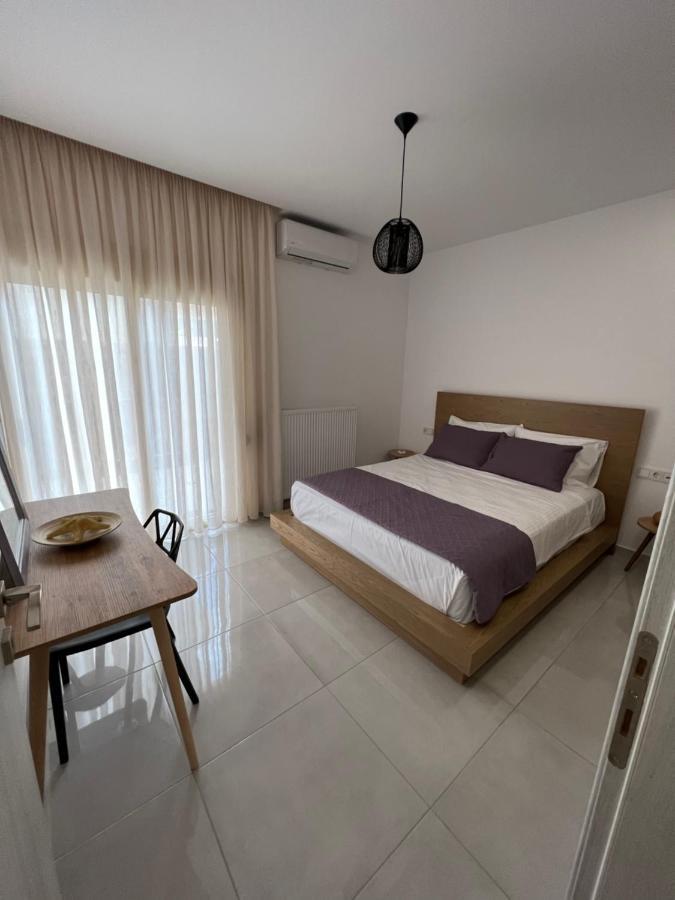 Modern Apartment Close To Airport With Gym And Bbq Iraklion Buitenkant foto