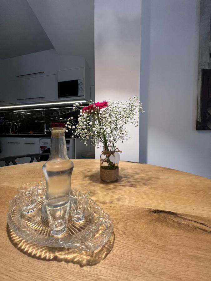 Modern Apartment Close To Airport With Gym And Bbq Iraklion Buitenkant foto