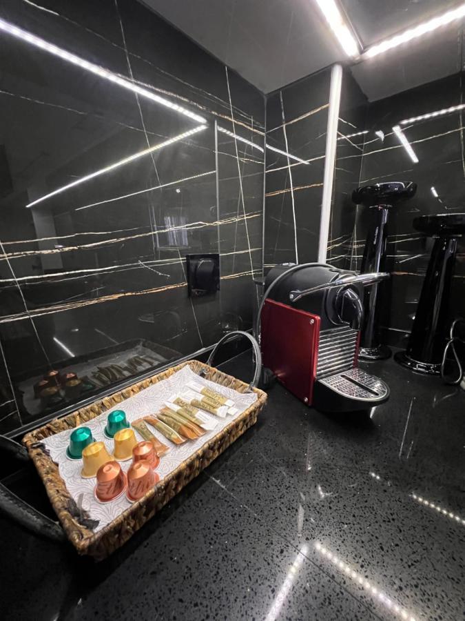 Modern Apartment Close To Airport With Gym And Bbq Iraklion Buitenkant foto